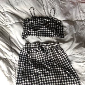 Checkered set